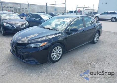 2018 Toyota Camry Le из США, поврежденный, VIN 4T1B11HK8JU658673